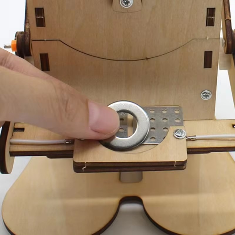 Coin Swallowing Eating Robot M - Science Robot recension och pris